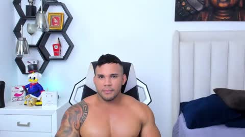 Snapshot of _matthew_santos_ chatting on February 19, 8:31 pm _matthew_santos_ online show from February 19, 8:31 pm
