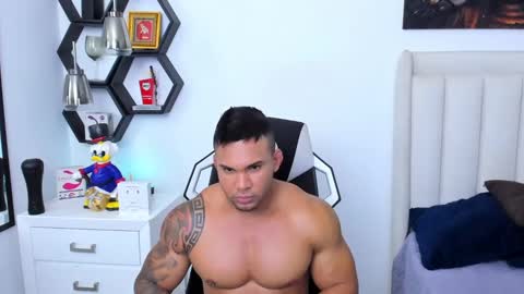 Snapshot of _matthew_santos_ chatting on February 18, 2:27 am _matthew_santos_ online show from February 18, 2:27 am