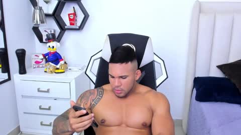 Snapshot of _matthew_santos_ chatting on February 8, 11:24 pm _matthew_santos_ online show from February 8, 11:24 pm