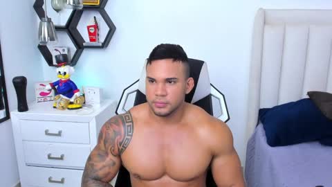 Snapshot of _matthew_santos_ chatting on February 17, 11:22 pm _matthew_santos_ online show from February 17, 11:22 pm