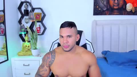 _matthew_santos_ online show from October 16, 8:51 pm