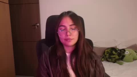 max and abby online show from June 20, 3:02 am