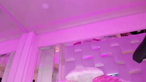 Snapshot of _mia_sweett chatting on February 26, 9:42 pm MIA online show from February 26, 9:42 pm