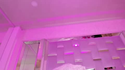 Snapshot of _mia_sweett chatting on February 11, 1:20 am MIA online show from February 11, 1:20 am