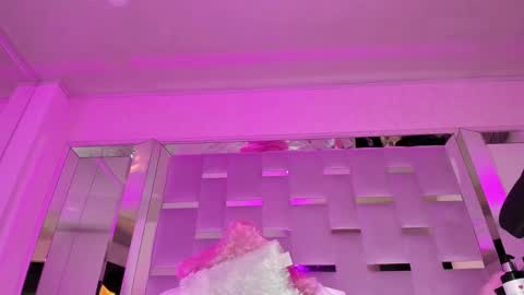 Snapshot of _mia_sweett chatting on March 5, 10:10 pm MIA online show from March 5, 10:10 pm