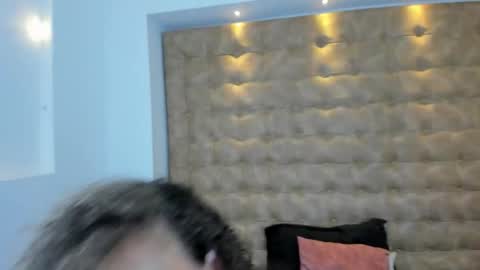   online show from March 17, 12:10 pm