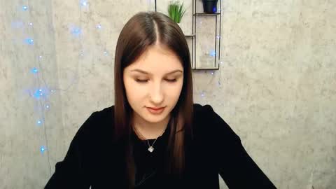 Mia online show from February 22, 2:52 pm
