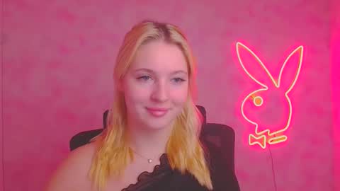 Melanie online show from November 8, 12:52 pm