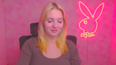 Melanie online show from October 14, 5:43 am