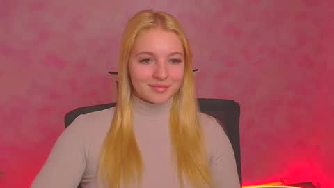 Snapshot of _mila_la_ chatting on January 9, 3:23 pm Melanie online show from January 9, 3:23 pm