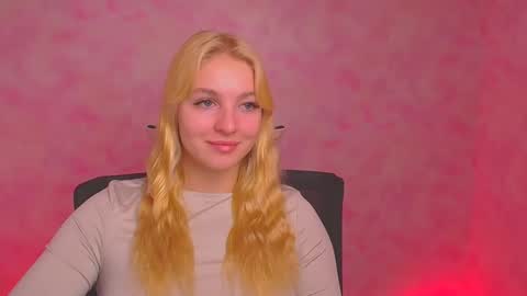 Snapshot of _mila_la_ chatting on January 3, 9:47 am Melanie online show from January 3, 9:47 am