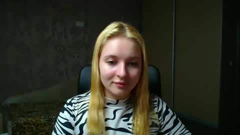 Melanie online show from December 16, 12:33 pm