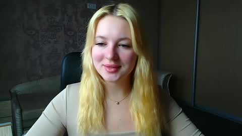 Melanie online show from April 9, 7:14 am