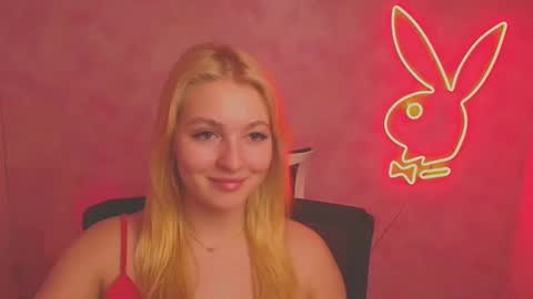 Snapshot of _mila_la_ chatting on March 9, 3:38 pm Melanie online show from March 9, 3:38 pm