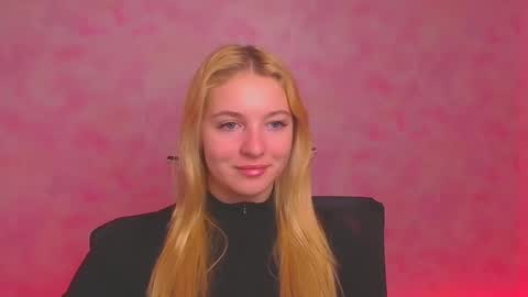 Snapshot of _mila_la_ chatting on December 26, 6:52 am Melanie online show from December 26, 6:52 am