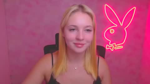 Snapshot of _mila_la_ chatting on September 11, 11:22 am Melanie online show from September 11, 11:22 am