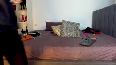 Snapshot of _milagoddess chatting on September 17, 4:43 pm AstrideVonTeese online show from September 17, 4:43 pm