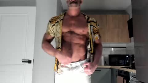 _miles19 online show from May 6, 11:49 am
