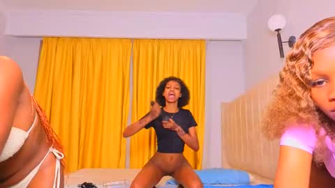 Mimi online show from March 29, 2:46 am