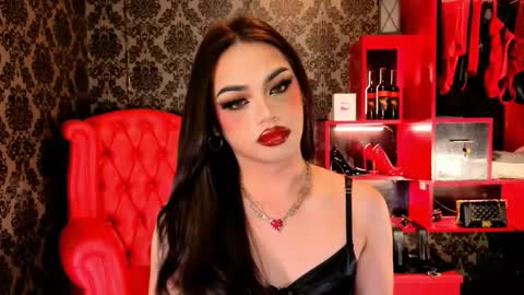 Raven Strauss online show from November 27, 5:26 am