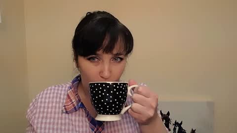 Snapshot of _miranda_sun chatting on December 4, 12:19 pm Miranda online show from December 4, 12:19 pm
