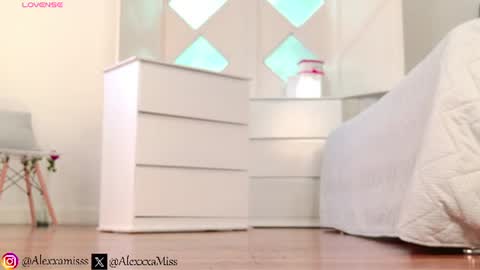 _miss_alexxxa online show from June 15, 7:39 pm