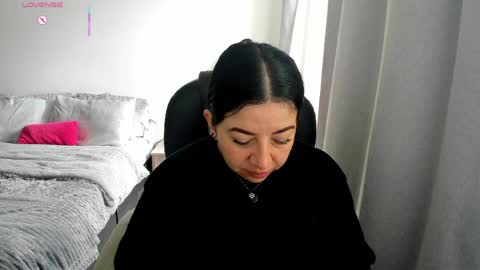 _miss_coco_ online show from April 8, 12:41 pm