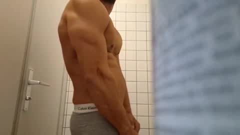 BENJI online show from October 27, 9:42 am