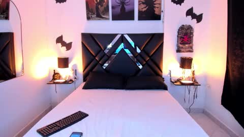 mizuki  online show from November 13, 10:45 pm