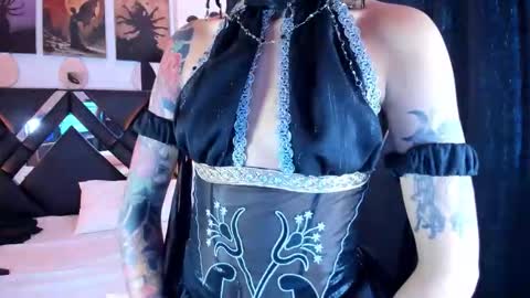 mizuki  online show from January 7, 5:29 pm