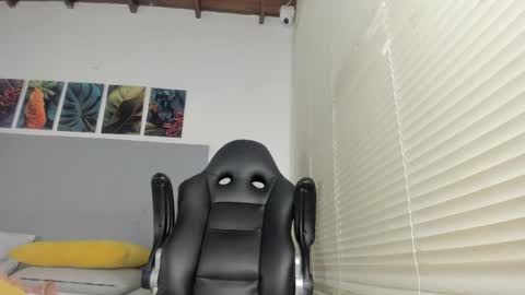 _molly_rosse_ online show from May 5, 12:11 pm