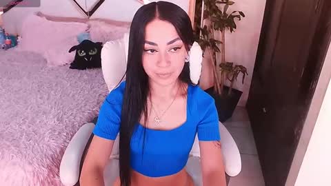 Snapshot of _natashaa19 chatting on February 18, 7:19 pm Natasha Rodriguez independent model online show from February 18, 7:19 pm