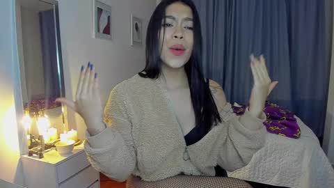 Snapshot of _nathaliesex chatting on December 6, 8:32 am independent model natha online show from December 6, 8:32 am