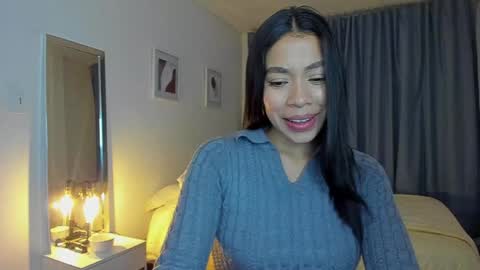 Snapshot of _nathaliesex chatting on December 5, 7:43 am independent model natha online show from December 5, 7:43 am