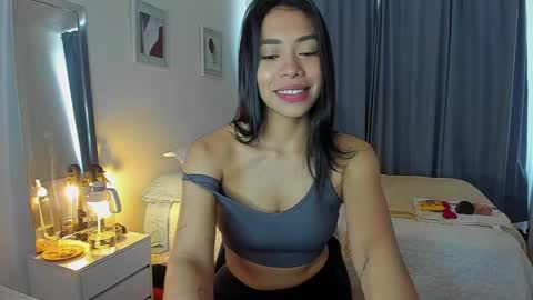 Snapshot of _nathaliesex chatting on December 13, 9:20 pm independent model natha online show from December 13, 9:20 pm