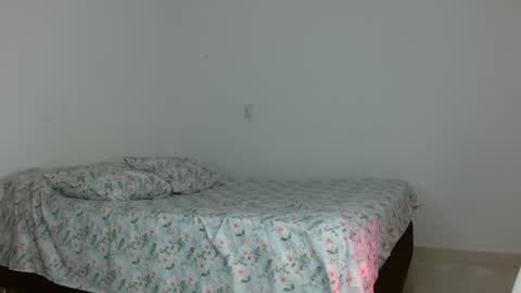 _nayade_ online show from February 26, 11:19 pm