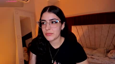 Niah  You can call me Ni or cutie haha online show from March 5, 9:24 pm