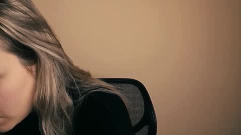 Nica online show from October 29, 9:11 am