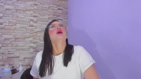 juliana online show from November 1, 4:11 am