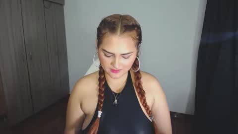 Snapshot of _ninahot chatting on January 12, 12:07 am Nina online show from January 12, 12:07 am