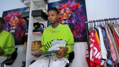 Kevin  online show from October 23, 10:28 am