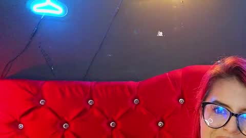 Laura online show from December 6, 11:30 pm