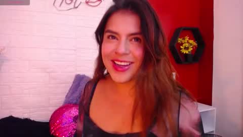 Laura online show from October 6, 4:58 pm