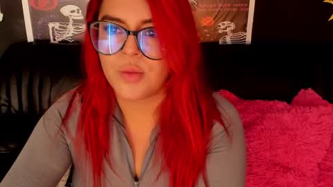 Laura online show from December 7, 5:15 pm