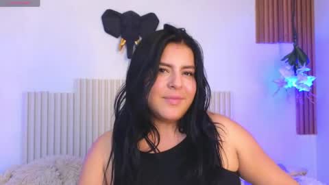 Laura online show from April 1, 6:49 pm