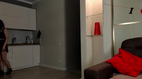 Poly online show from March 25, 10:44 am