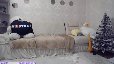 _pretty_fox_ online show from December 9, 1:02 pm