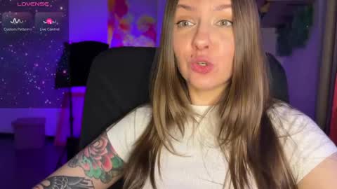 Snapshot of _private_person_ chatting on February 12, 6:09 pm HADLY today day-off see u online 0112 online show from February 12, 6:09 pm