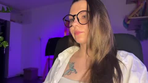 Snapshot of _private_person_ chatting on February 13, 6:26 pm HADLY today day-off see u online 0112 online show from February 13, 6:26 pm