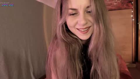 Snapshot of _pure_joy chatting on December 21, 8:21 pm Joy online show from December 21, 8:21 pm
